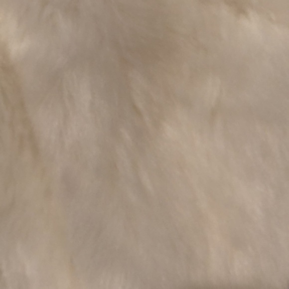 NWOT Children’s Place faux fur white washable vest - Picture 6 of 8